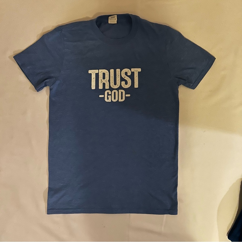 Gildan Blue 'Trust God' Unisex Short Sleeve Tee